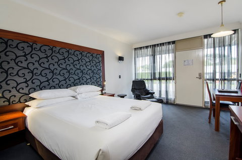 Commodore On The Park - Accommodation Mooloolaba 2
