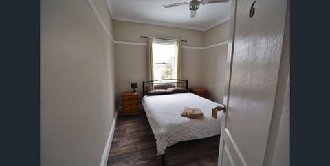 Family Hotel Cootamundra - Accommodation Mooloolaba 0