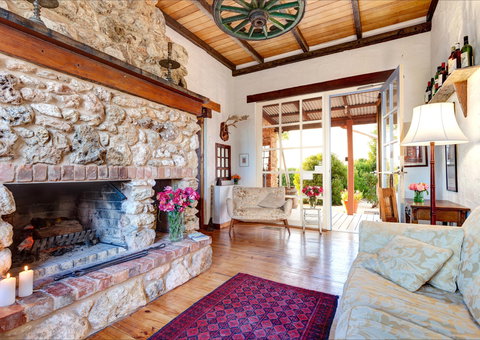 Honeysuckle Rise Country Accommodation - Accommodation Mooloolaba 1