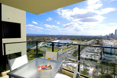 Mantra Broadbeach On The Park - Accommodation Mooloolaba 2