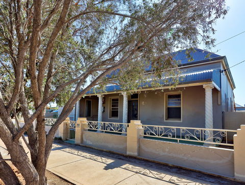 McCulloch's Rest - Accommodation Mooloolaba 0