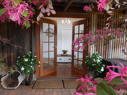 Milton Country Retreat: The Chocolate Cottages - Accommodation Mooloolaba 0