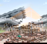 Neighbour Avenue - Accommodation Mooloolaba