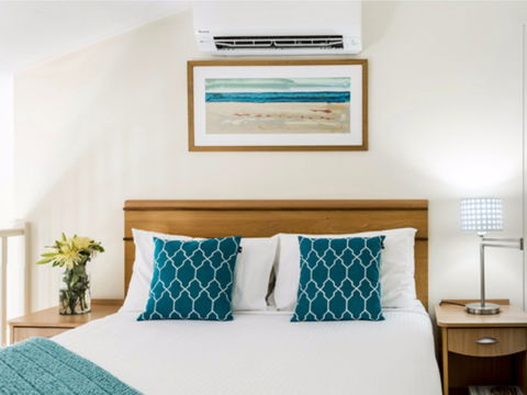 Oaks The Entrance Waterfront Resort - Accommodation Mooloolaba 1