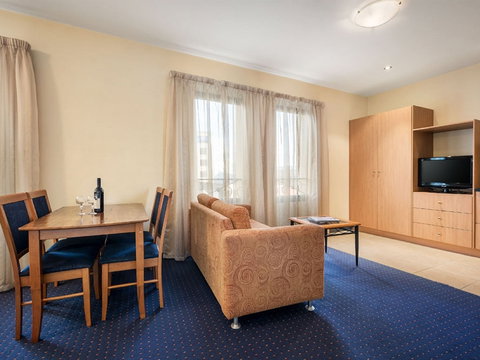 Quest Savoy - Accommodation Mooloolaba 2