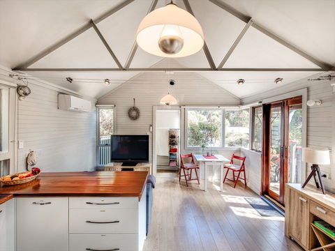 Serenity Cottage - Accommodation Mooloolaba 0
