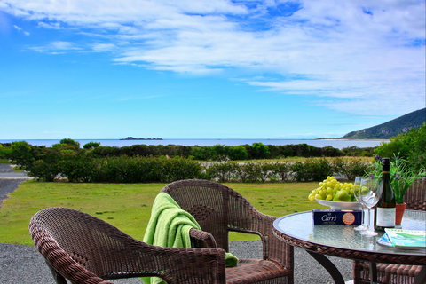 Sisters Beach Retreat - Accommodation Mooloolaba 0