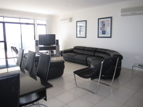 The Waterfront Dolphin - Accommodation Mooloolaba 0