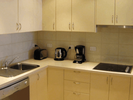 Aztra Gladstone Business Apartments - Accommodation Mooloolaba 2