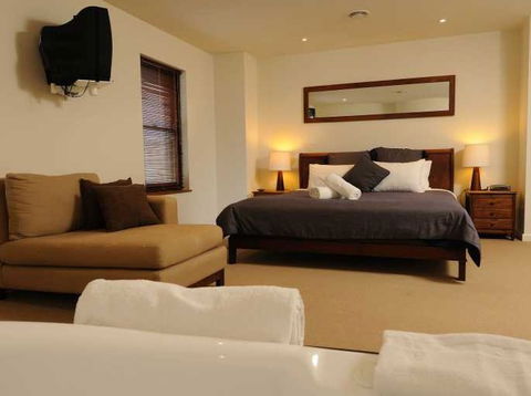 Sackville Apt No 1 - Accommodation Mooloolaba 1