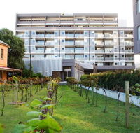 Honeysuckle Executive Apartments - Accommodation Mooloolaba