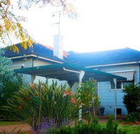 Straw Houses - Accommodation Mooloolaba