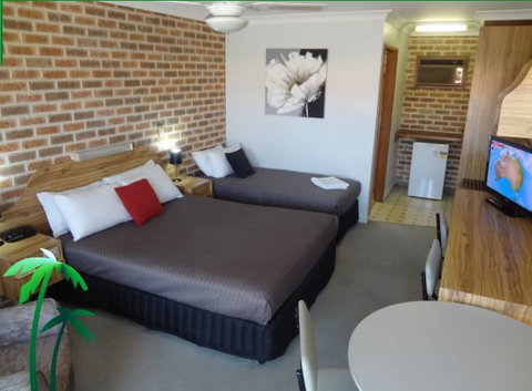 The Palms Motel - Accommodation Mooloolaba 3