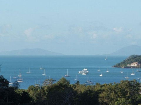 Summit Apartments Airlie Beach - Accommodation Mooloolaba 4