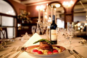 Titanic Theatre Restaurant - Accommodation Mooloolaba 3