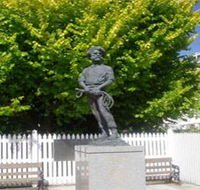 Alexander Cameron Statue - Accommodation Mooloolaba