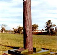 The Flood Memorial or The Stump - Accommodation Mooloolaba