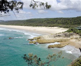 Main Beach, North Stradbroke Island - Accommodation Mooloolaba 0