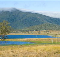 Lake Elphinstone - Accommodation Mooloolaba