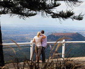 Picnic Point Lookout And Parkland - Accommodation Mooloolaba 0