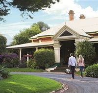 Historical Walk Through Russell Street - Accommodation Mooloolaba