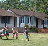 La Trobe's Cottage - Accommodation Mooloolaba
