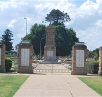 Warwick War Memorial and Gates - Accommodation Mooloolaba