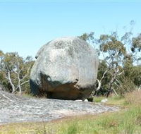 Tolmer Rocks - Accommodation Mooloolaba