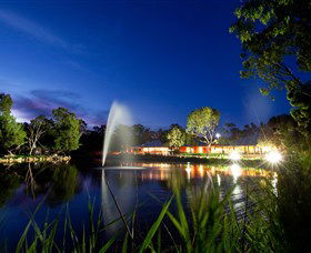 Savannah Visitor Plaza, Taronga Western Plains Zoo Dubbo - Accommodation Mooloolaba 3