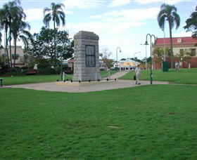 Sandgate War Memorial Park - Accommodation Mooloolaba 2