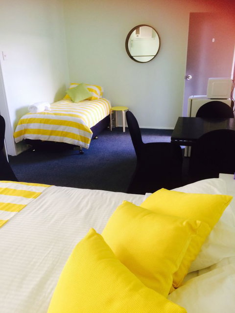Town House Motor Inn - Accommodation Mooloolaba 4