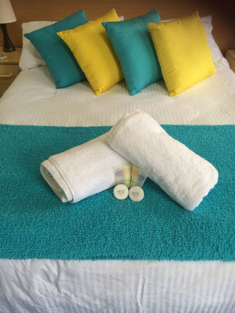 Town House Motor Inn - Accommodation Mooloolaba 5