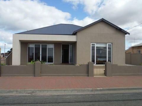 Stansbury Beach House - Accommodation Mooloolaba 2