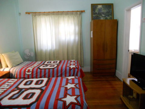 Chatswood Inn - Accommodation Mooloolaba 1