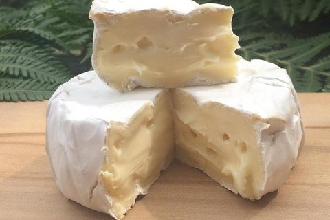 A Sommelier Guided Tour: Thursday Afternoon Wine Gin Cheese & Cocktails - Accommodation Mooloolaba 6