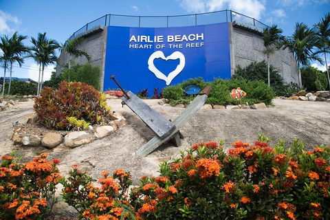 Airport Transfers - Return (round Fare) Share Shuttle Service - Accommodation Mooloolaba 1