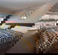 3-Day Uluru-Kata Tjuta and Kings Canyon 4WD Small-Group Eco-Tour from Alice Springs - Accommodation Mooloolaba