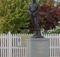 Alexander Cameron Statue - Accommodation Mooloolaba
