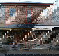Bay Tree Gallery - Accommodation Mooloolaba