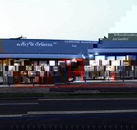 Kelly  Gemelli - Art and Design - Accommodation Mooloolaba