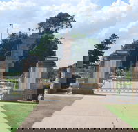 Warwick War Memorial and Gates - Accommodation Mooloolaba