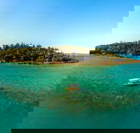 Airlie Beach Glass Bottom Boat Tour - Accommodation Mooloolaba