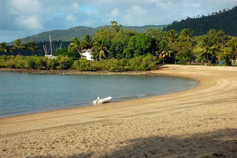 Shared Arrival Transfer: Proserpine Airport To Airlie Beach & Surrounds - Accommodation Mooloolaba 4