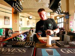 Mercantile Hotel - Accommodation Mooloolaba 2