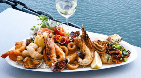 Omeros Bros Seafood Restaurant - Accommodation Mooloolaba 2