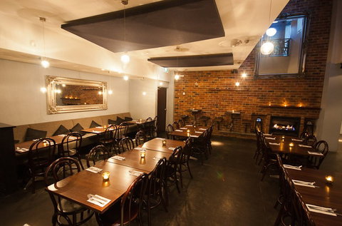 White Horse Hotel - Accommodation Mooloolaba 0