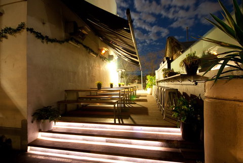 White Horse Hotel - Accommodation Mooloolaba 2