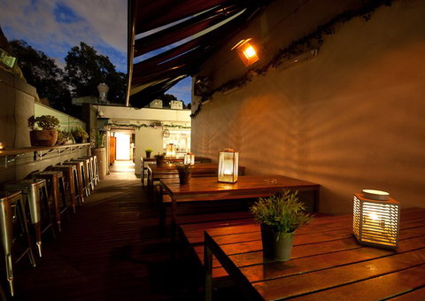 White Horse Hotel - Accommodation Mooloolaba 3