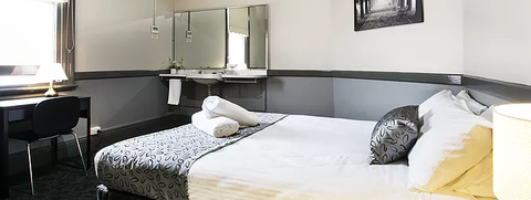 Shenanigans At The Imperial - Accommodation Mooloolaba 2