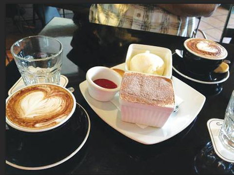 Tosca Trattoria Bar & Pizzeria - Accommodation Mooloolaba 2